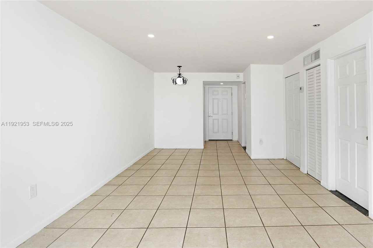 1225 West Ave #502 - Photo 2 of 25