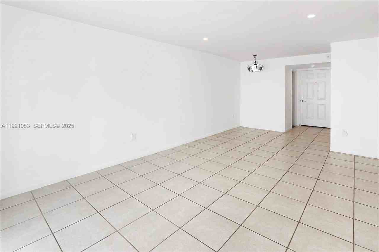 1225 West Ave #502 - Photo 6 of 25