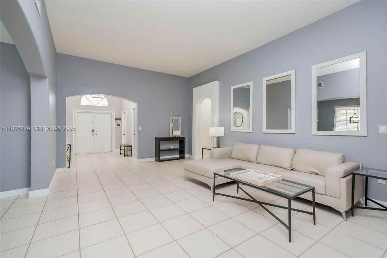 3808 Sw 165th Ter - Photo 2 of 40