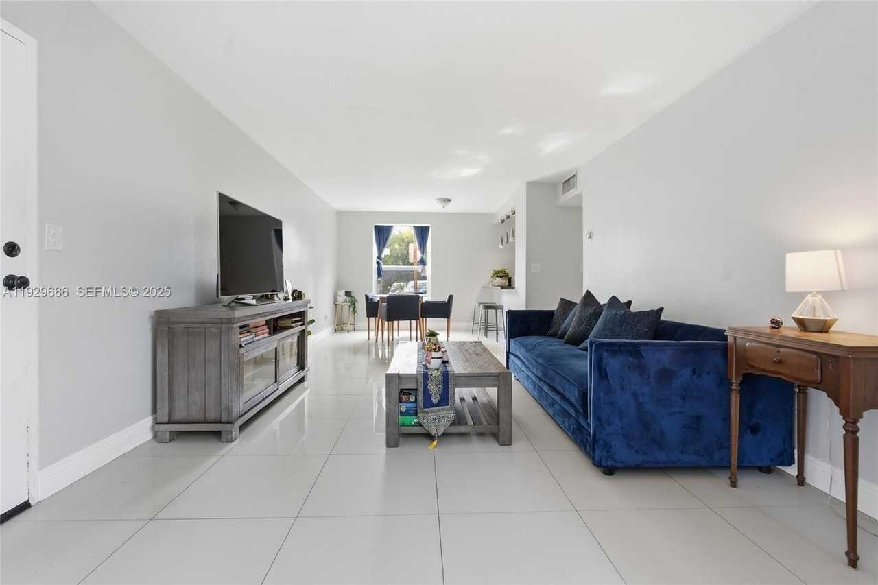 2160 Sw 16th Ave #120 - Photo 3 of 31