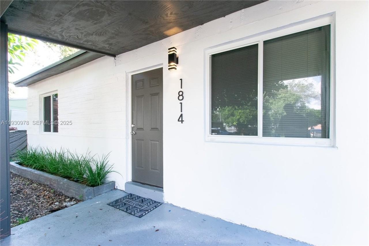 1814 Nw 8th Pl - Photo 2 of 15