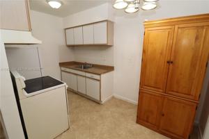 featured image of 1708 N 16th Ave #4