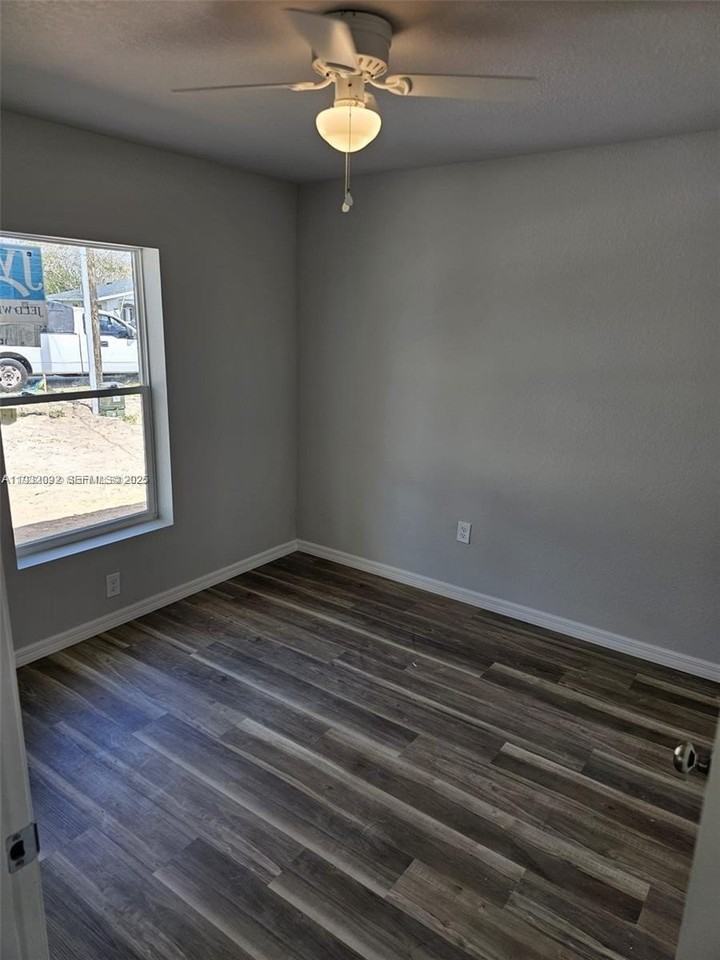 1219 Ramona Ave - Photo 7 of 10