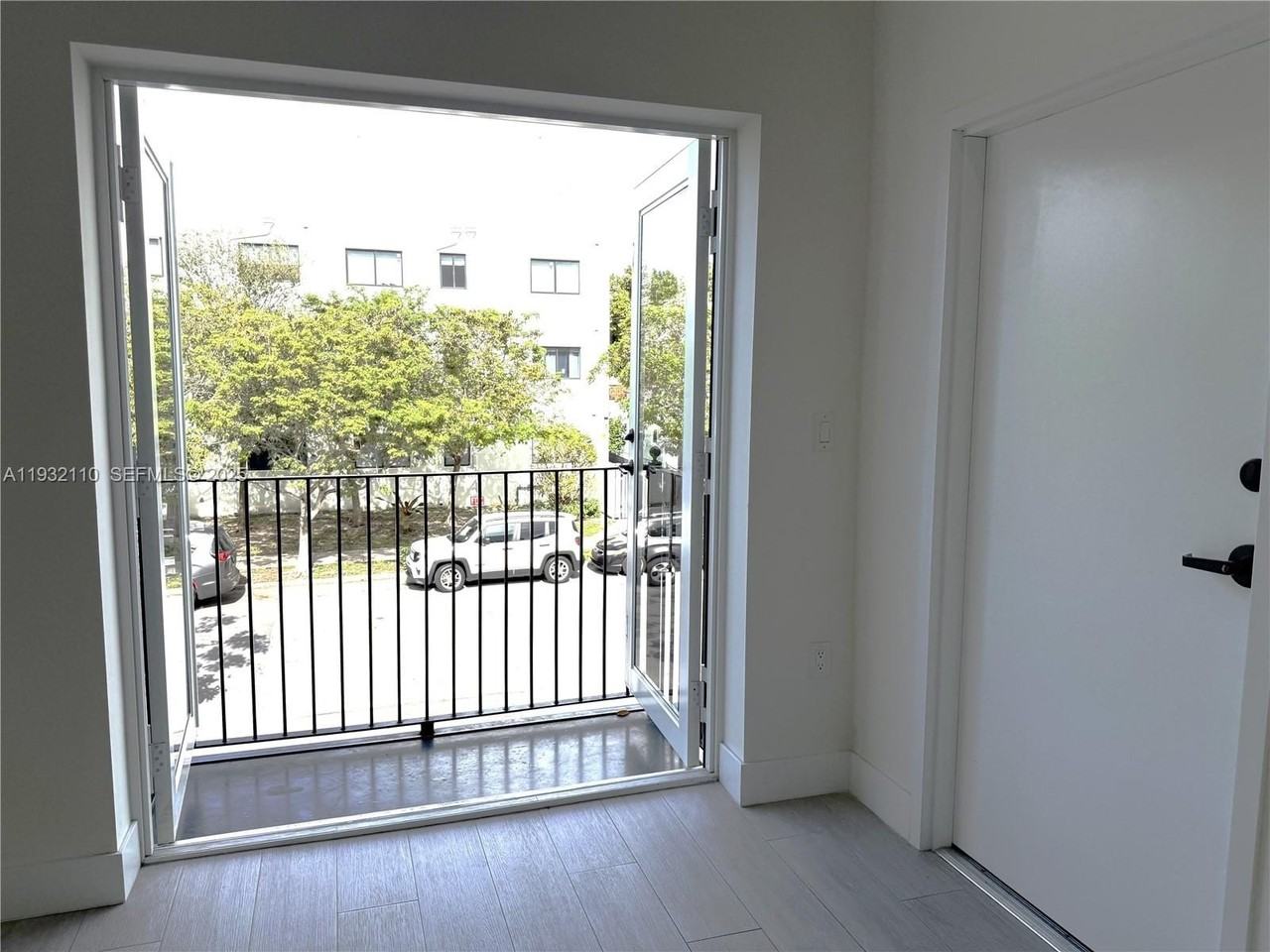 1786 Sw 9th St #4 - Photo 4 of 50