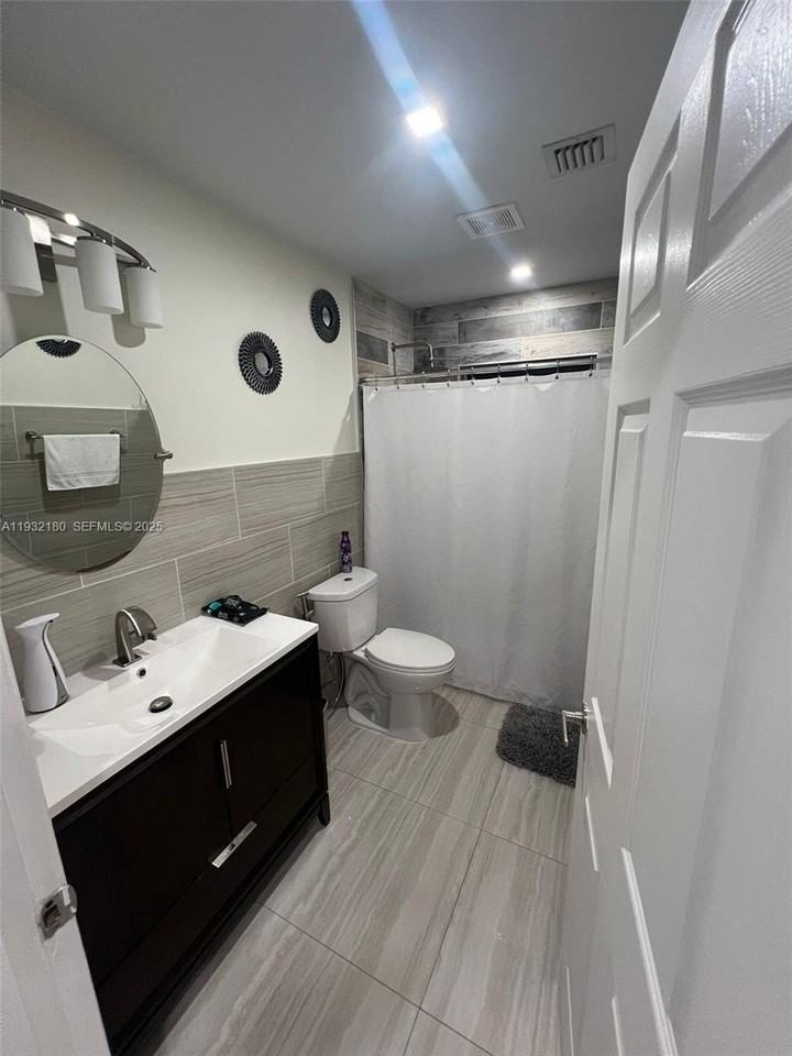 2317 Nw 6th Ct #2317 - Photo 5 of 8