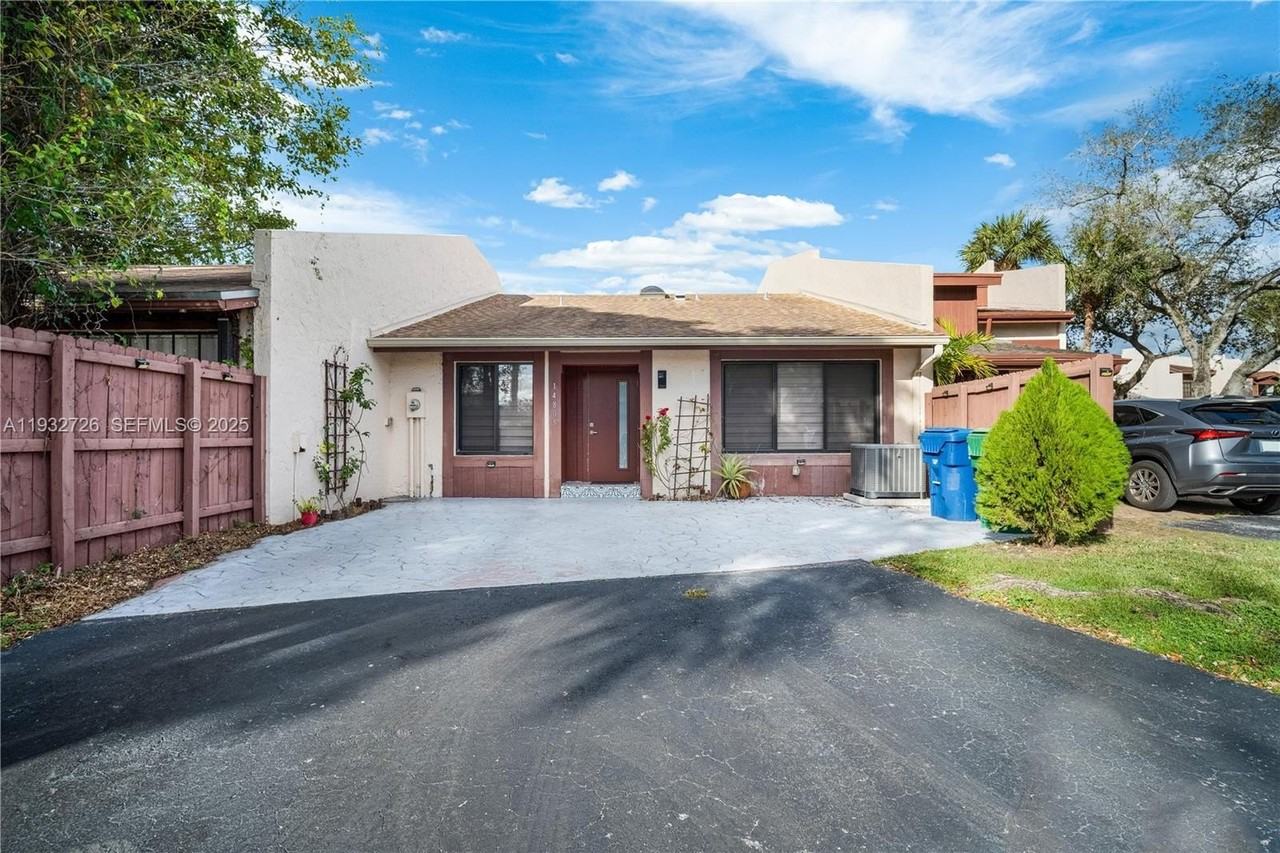 14805 Sw 74th Ln - Photo 2 of 26