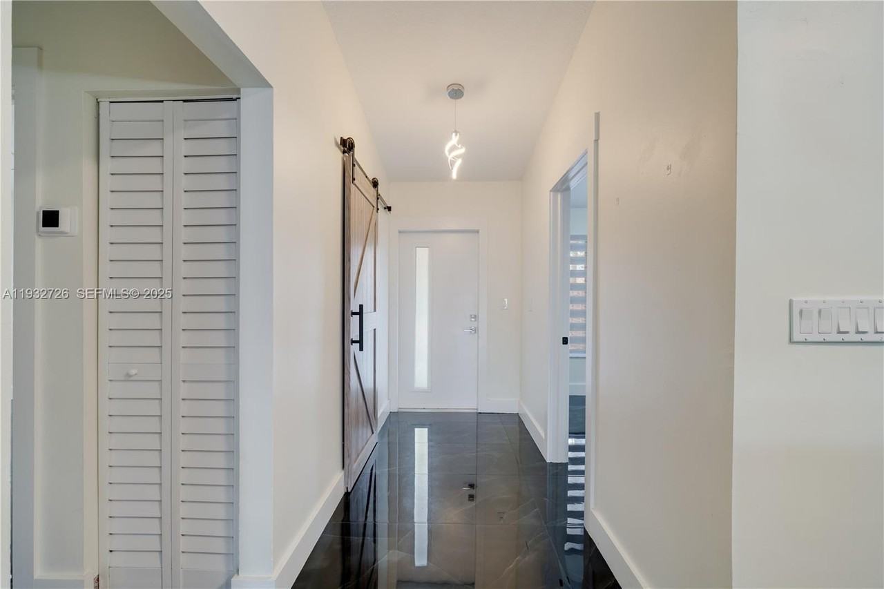 14805 Sw 74th Ln - Photo 4 of 26