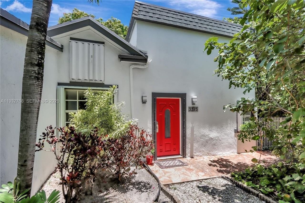 3375 Sw 29th Ter #1 - Photo 2 of 17