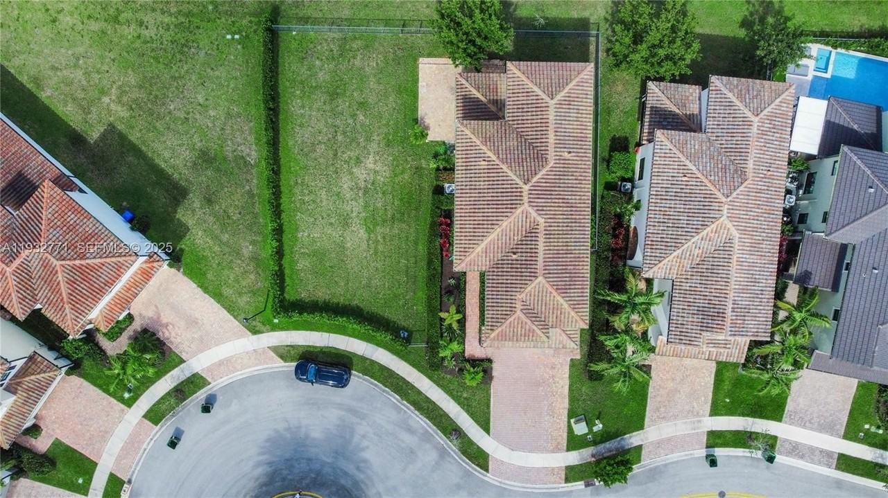 11865 Sw 13th Ct - Photo 5 of 43