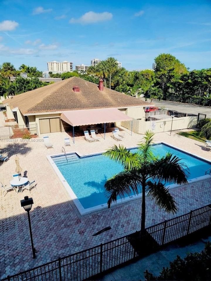 1500 N Congress Ave #A318 - Photo 3 of 17