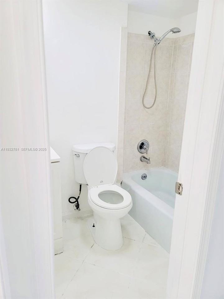 1500 N Congress Ave #A318 - Photo 7 of 17