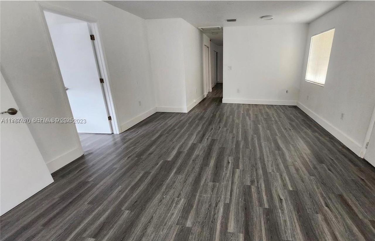 580 Nw 58th St #580 - Photo 6 of 11