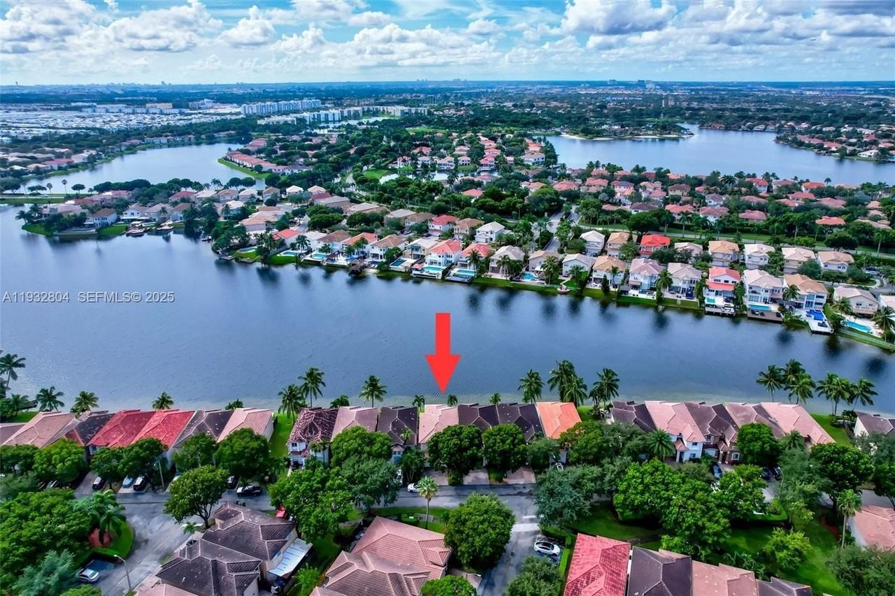 11160 Nw 73rd St #0 - Photo 4 of 45