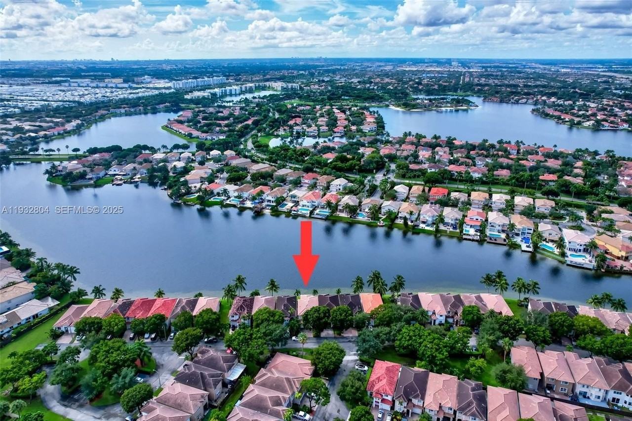 11160 Nw 73rd St #0 - Photo 5 of 45