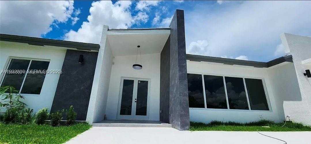 18961 Sw 359th St - Photo 3 of 14