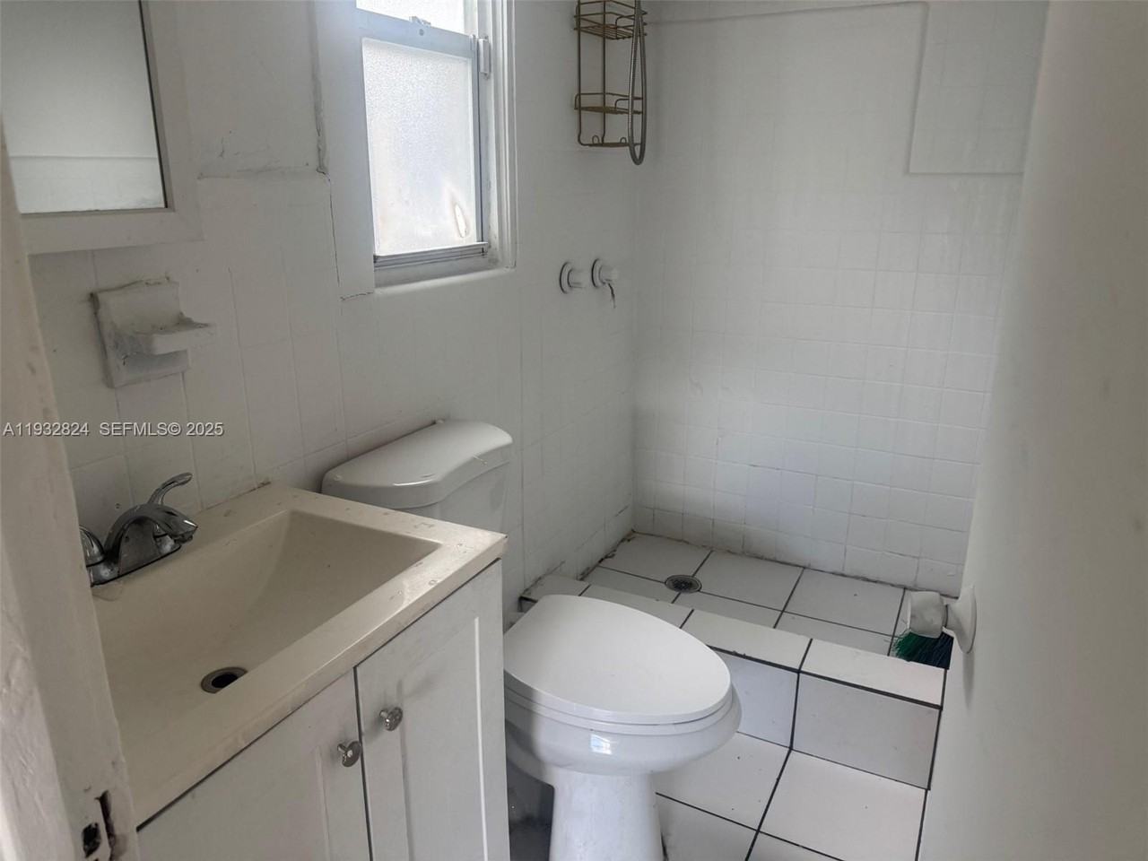 611 S 24th Ave #7 - Photo 2 of 6