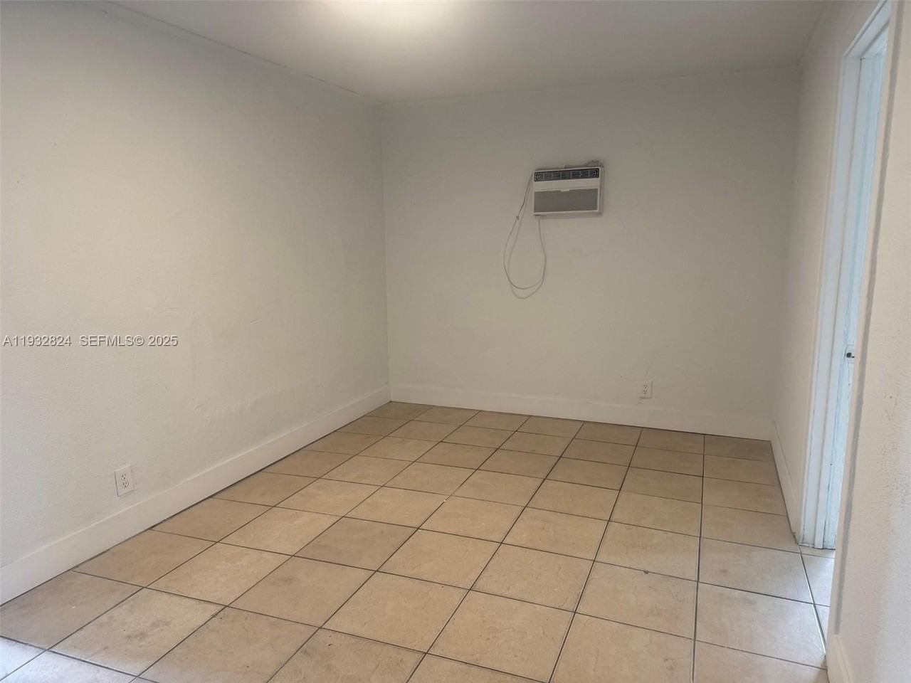 611 S 24th Ave #7 - Photo 4 of 6