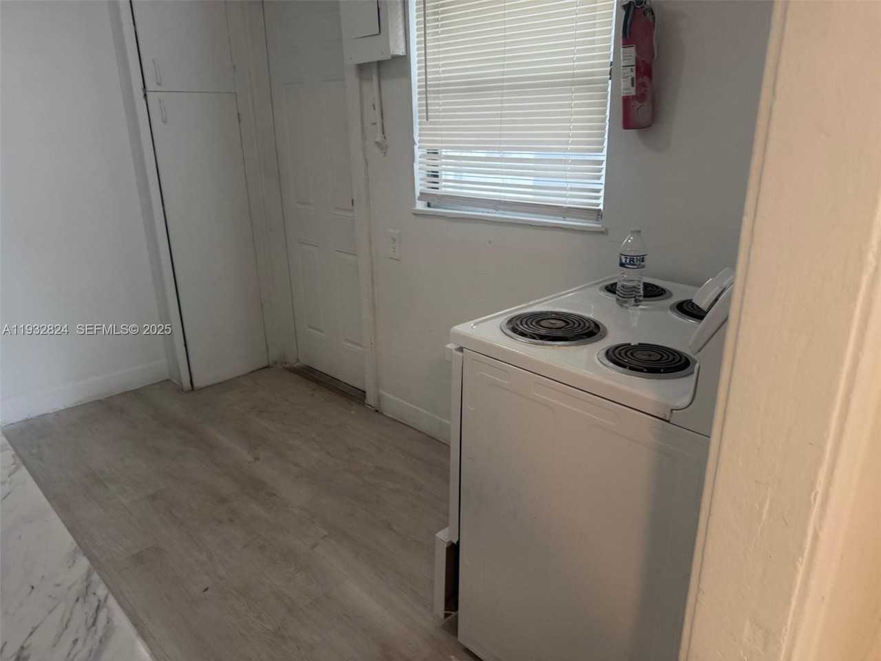 611 S 24th Ave #7 - Photo 5 of 6