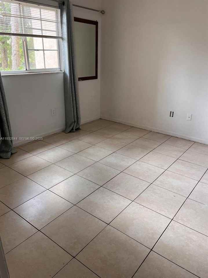 3680 N 56th Ave #806 - Photo 5 of 10