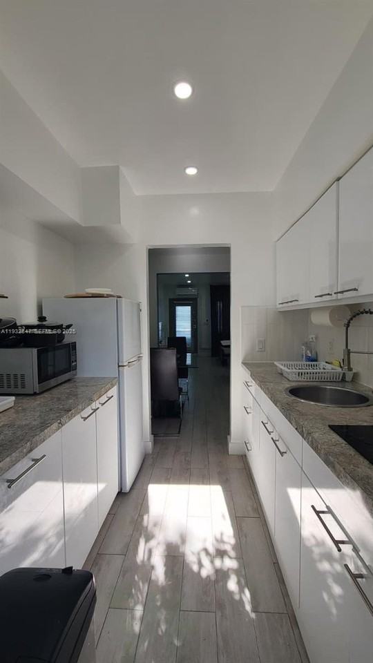 761 Euclid Ave #7 - Photo 7 of 11