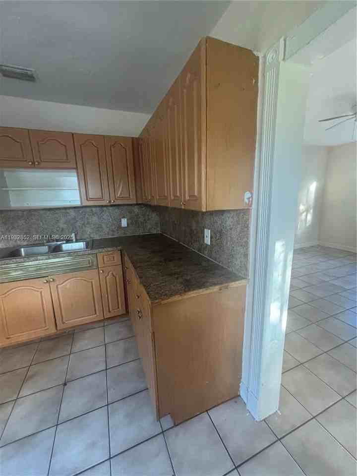 1087 Nw 51st St #1089 - Photo 2 of 12