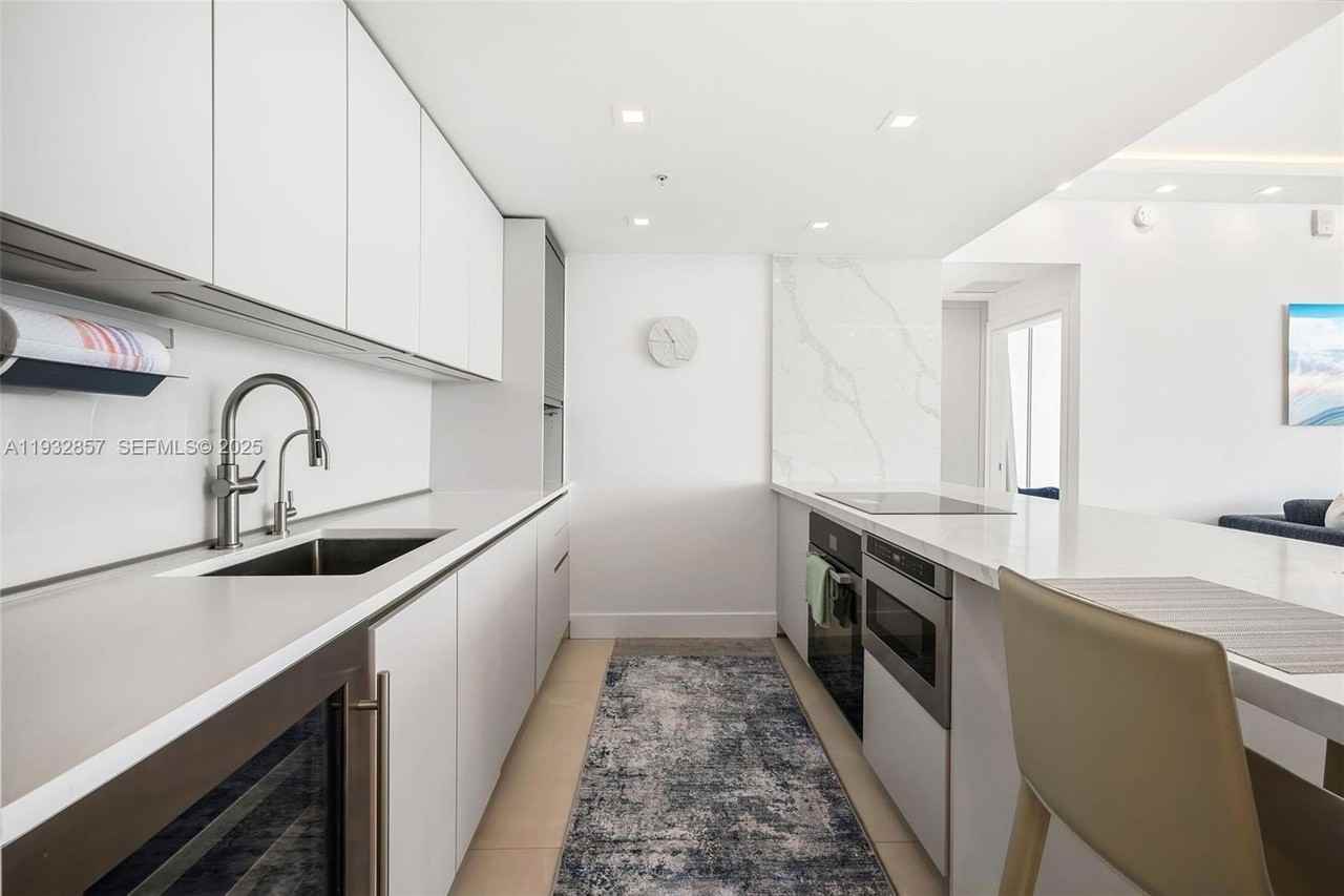 6899 Collins Ave #1001 - Photo 7 of 39