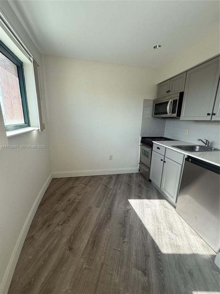 5725 Sunset Dr #5725 - Photo 5 of 5