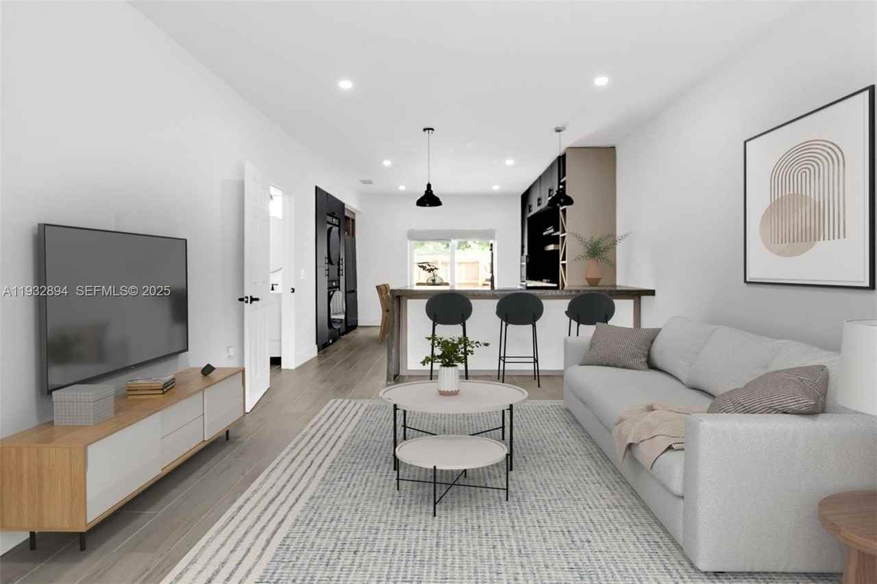 16911 Sw 137th Ct - Photo 4 of 18