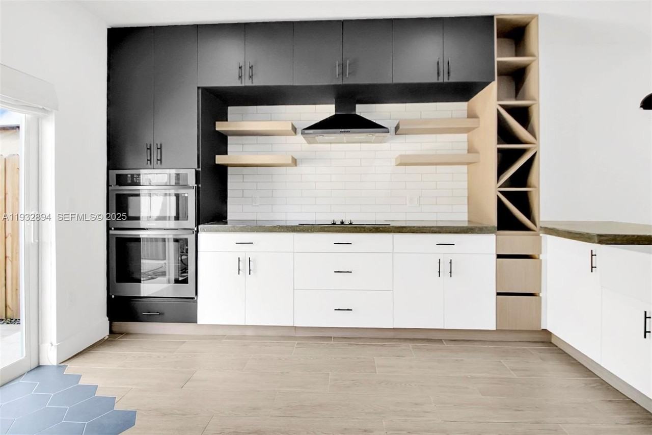 16911 Sw 137th Ct - Photo 6 of 18