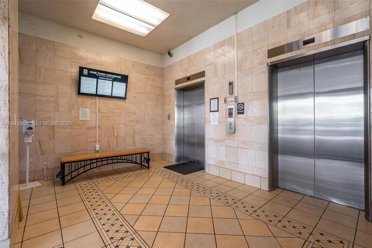 1720 Harrison St #10G - Photo 3 of 19