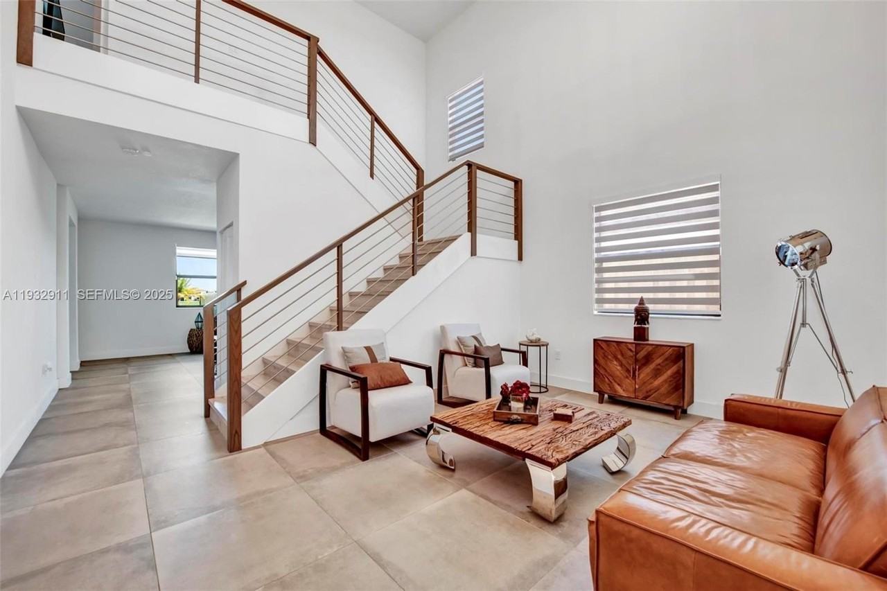 10333 Sw 232nd St - Photo 6 of 41