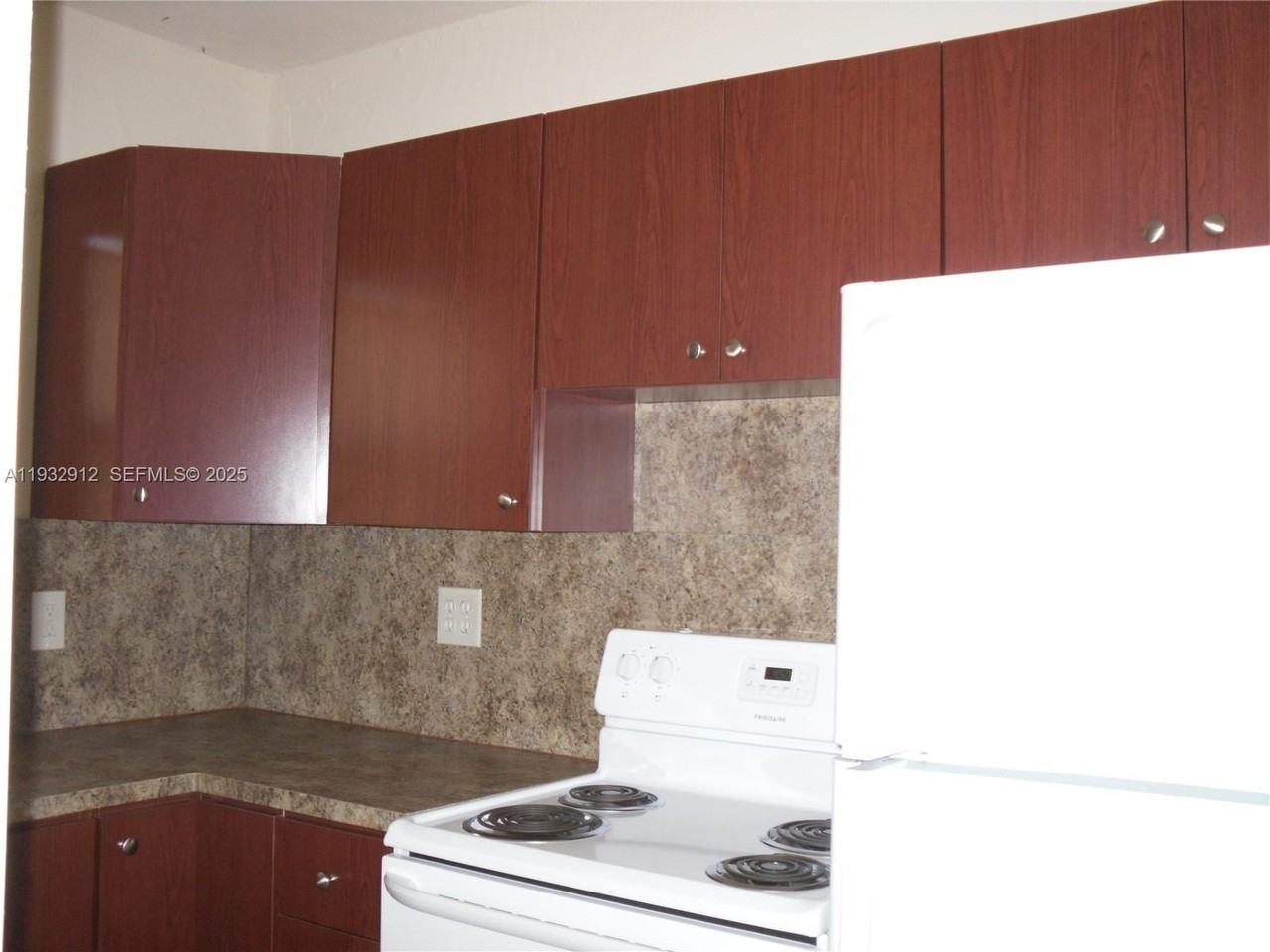 1675 Ne 150th St #3 - Photo 4 of 13