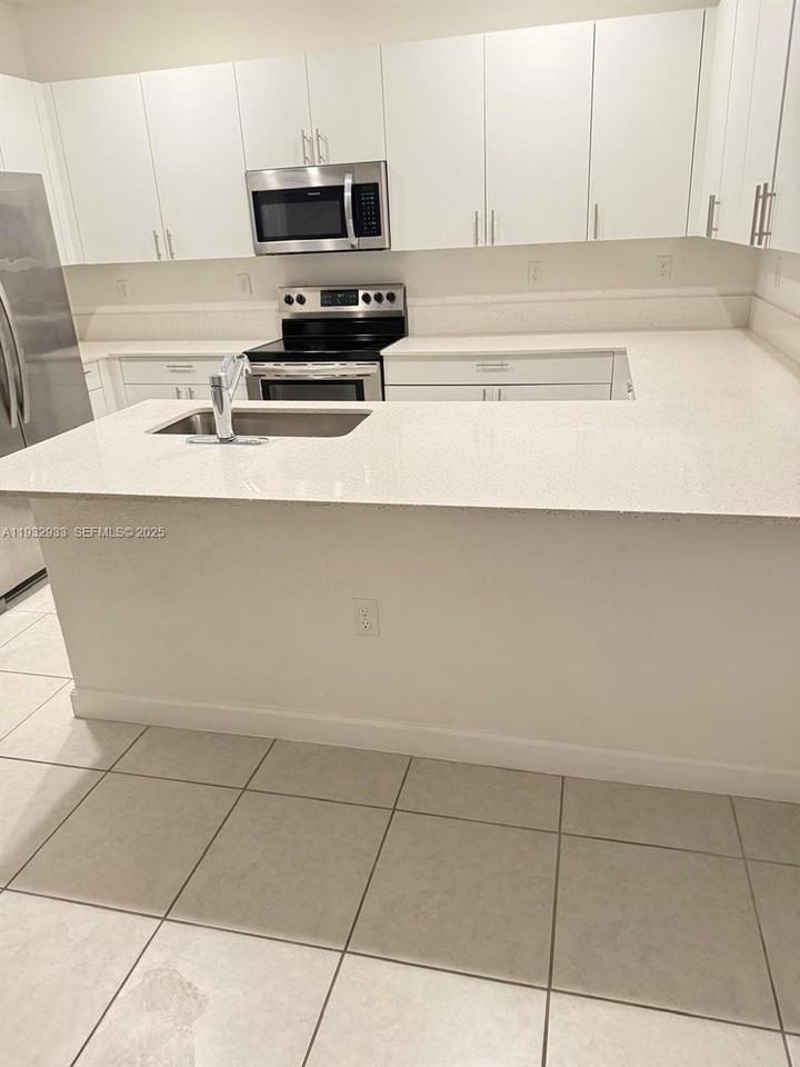 12916 Sw 233rd Ter #0 - Photo 4 of 12