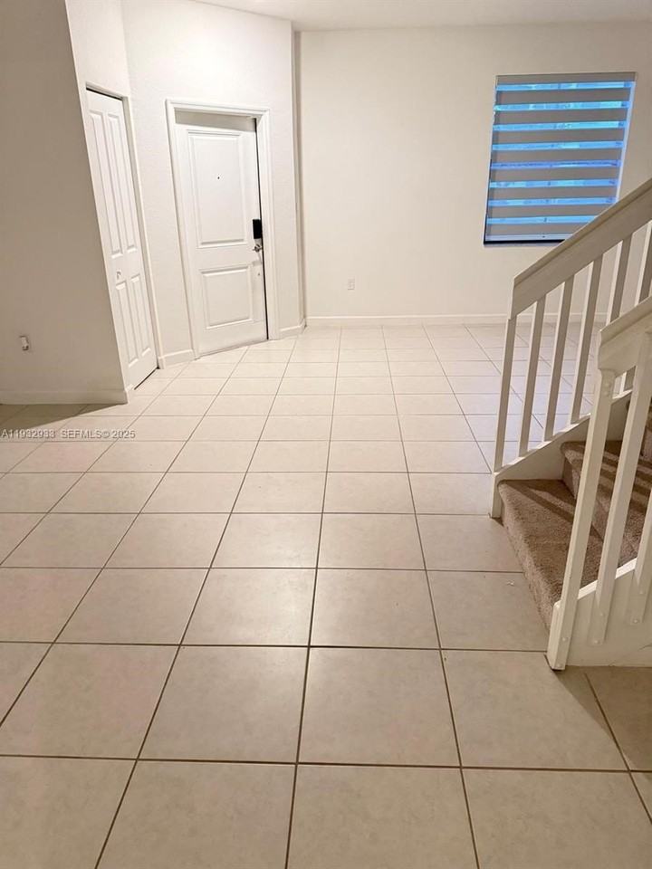 12916 Sw 233rd Ter #0 - Photo 5 of 12