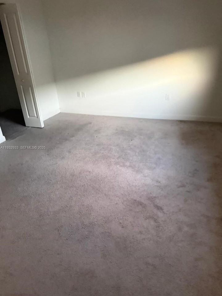 12916 Sw 233rd Ter #0 - Photo 7 of 12