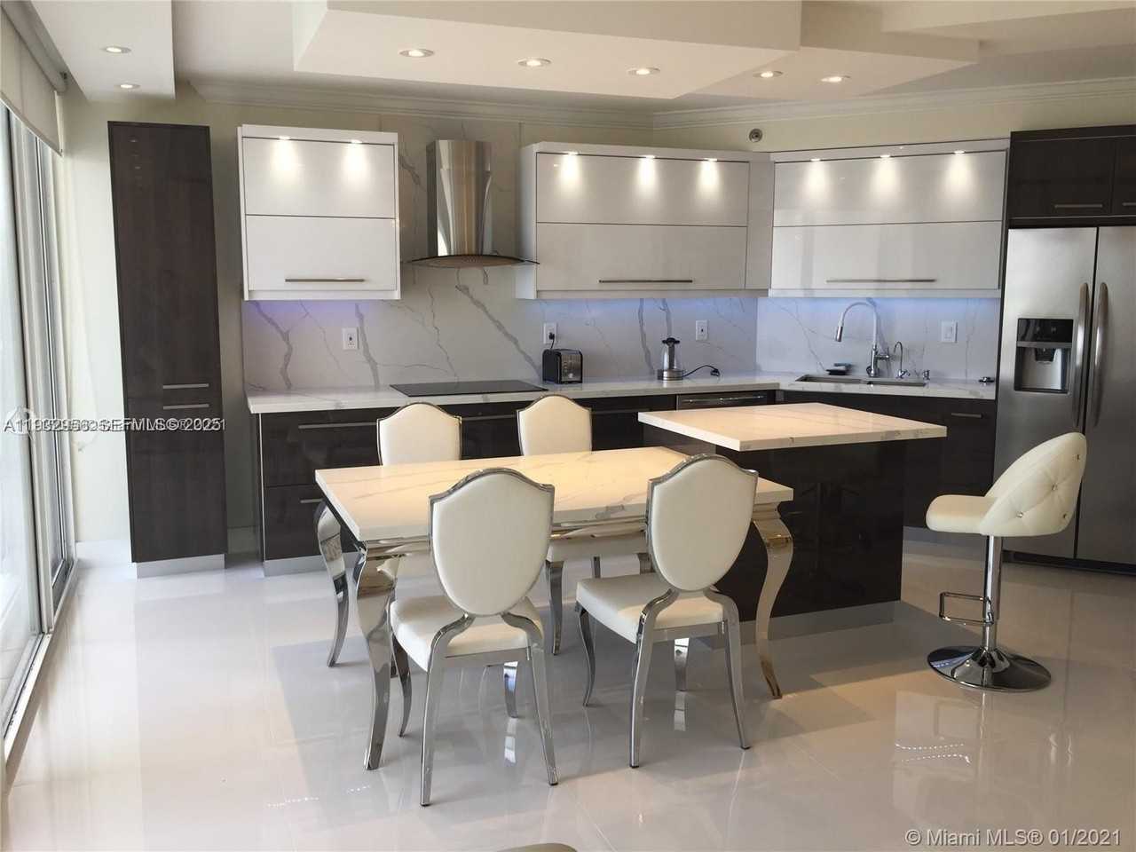 16485 Collins Ave #538 - Photo 4 of 14