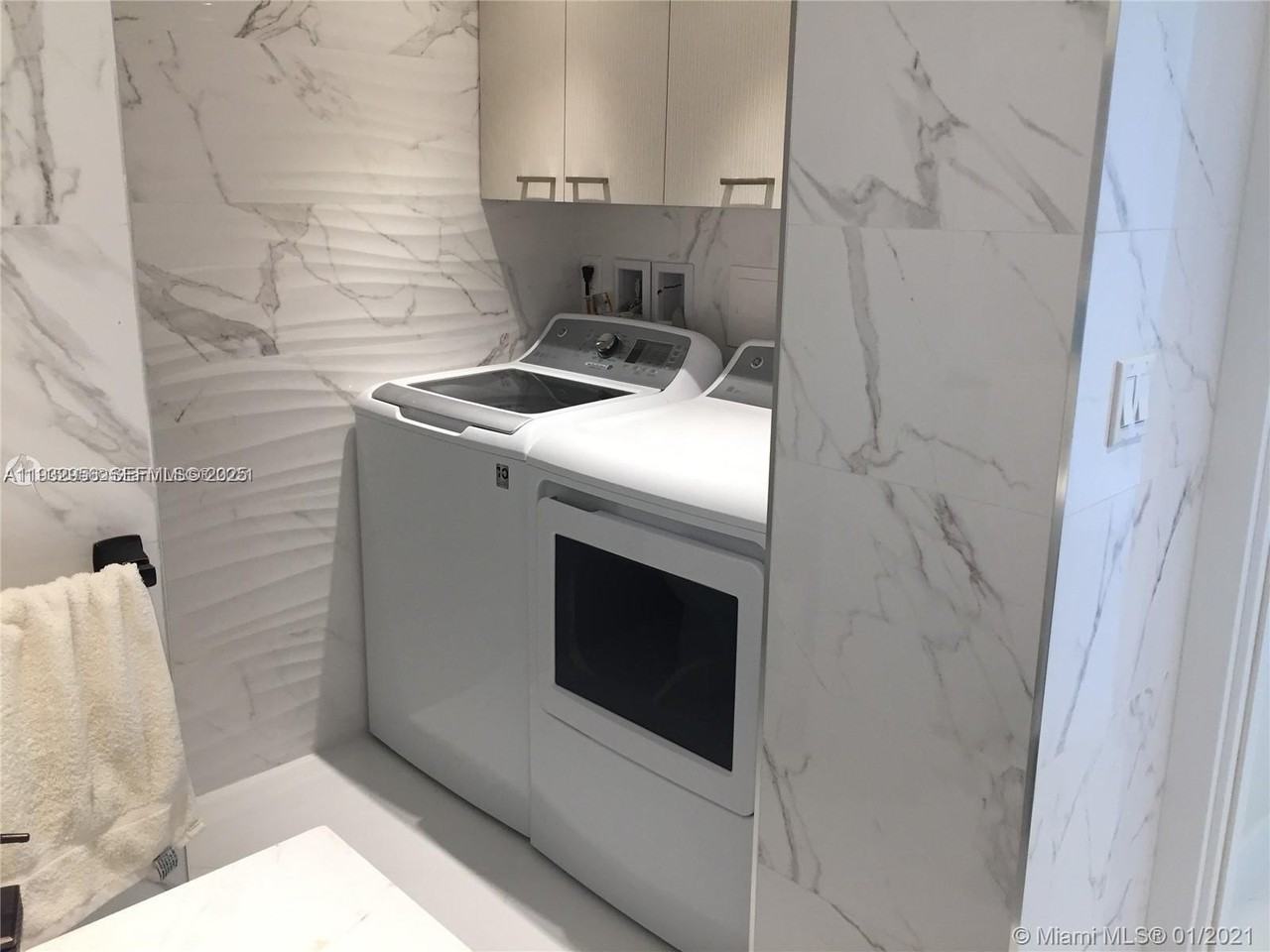 16485 Collins Ave #538 - Photo 5 of 14