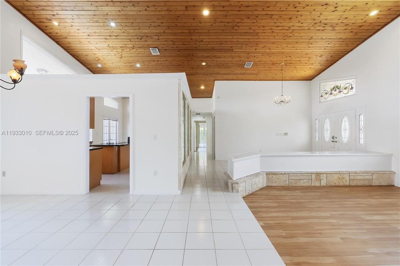 13945 Sw 107th Ct - Photo 7 of 23