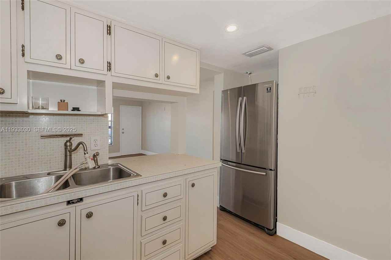 16800 Ne 15th Ave #115 - Photo 3 of 17