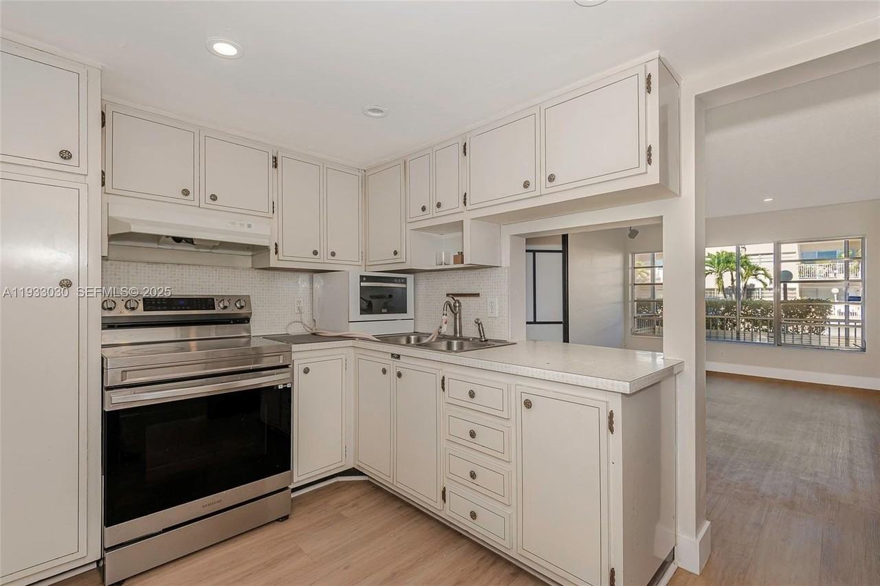 16800 Ne 15th Ave #115 - Photo 4 of 17