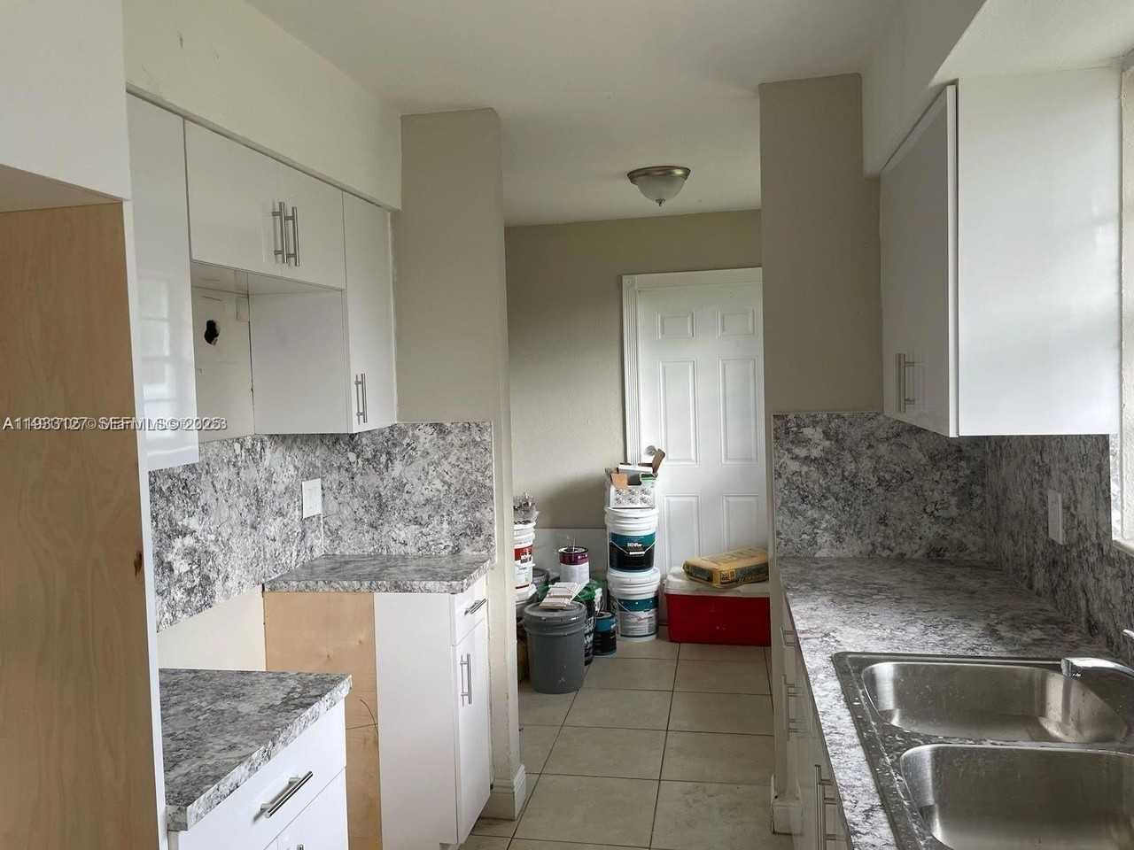 1630 Sw 4th St - Photo 2 of 28