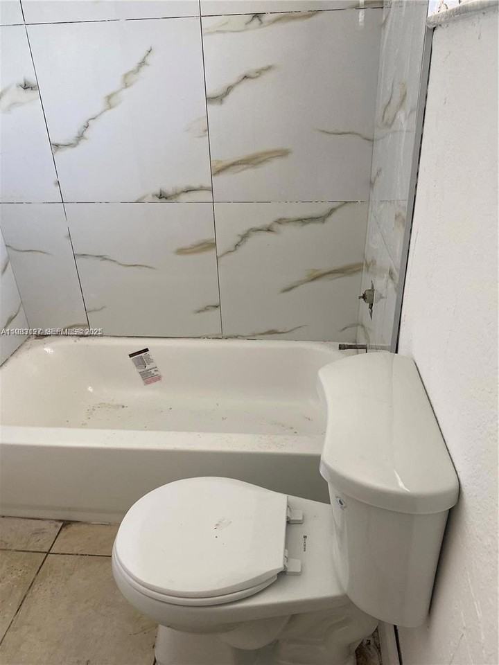 1630 Sw 4th St - Photo 5 of 28