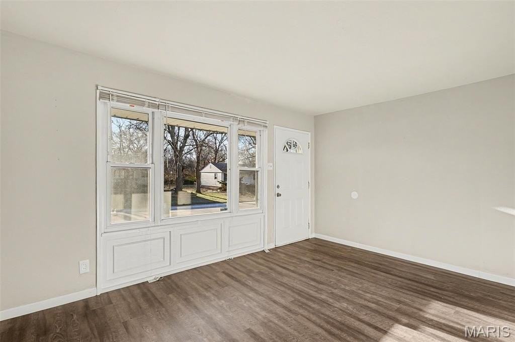 1711 Nemnich Ave - Photo 3 of 12