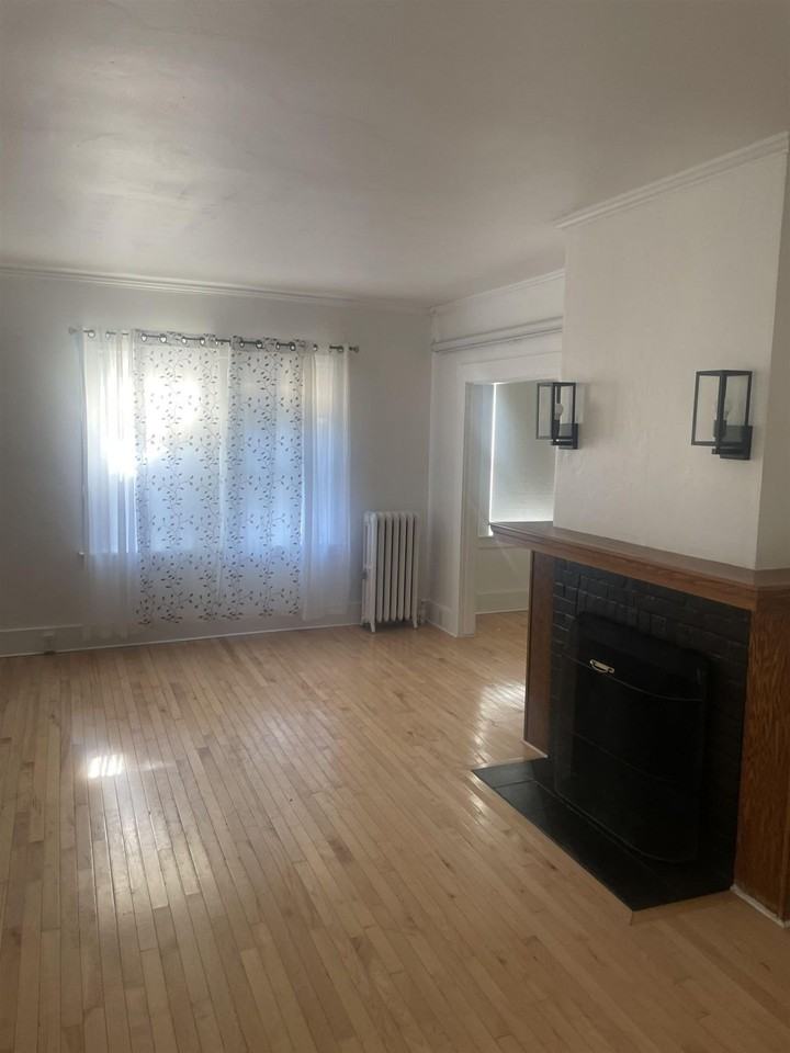 30 Baker St - Photo 3 of 11