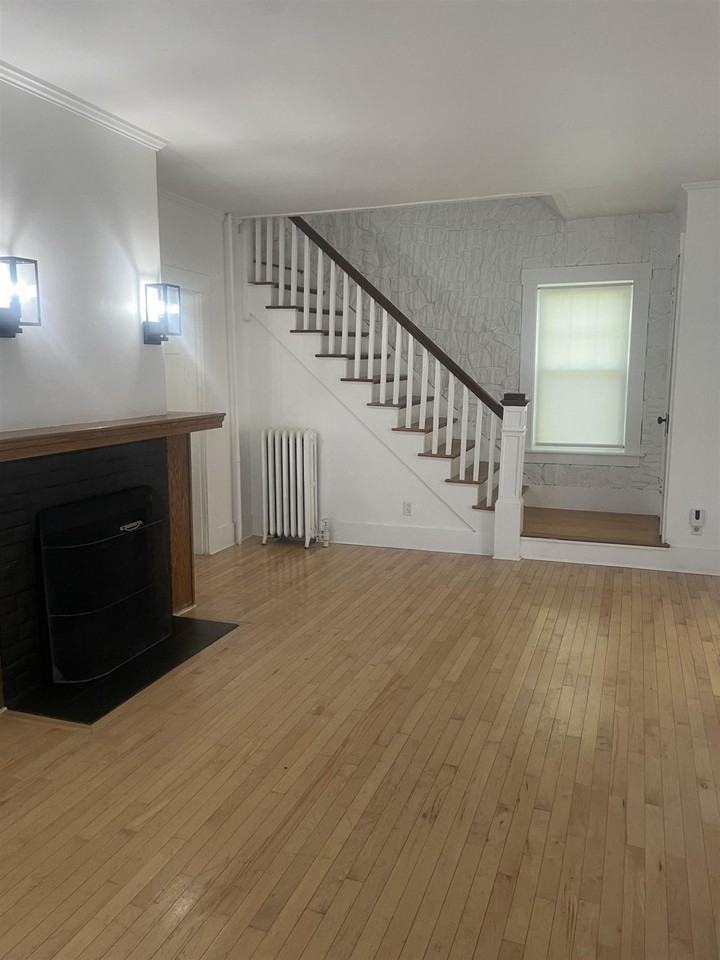 30 Baker St - Photo 4 of 11