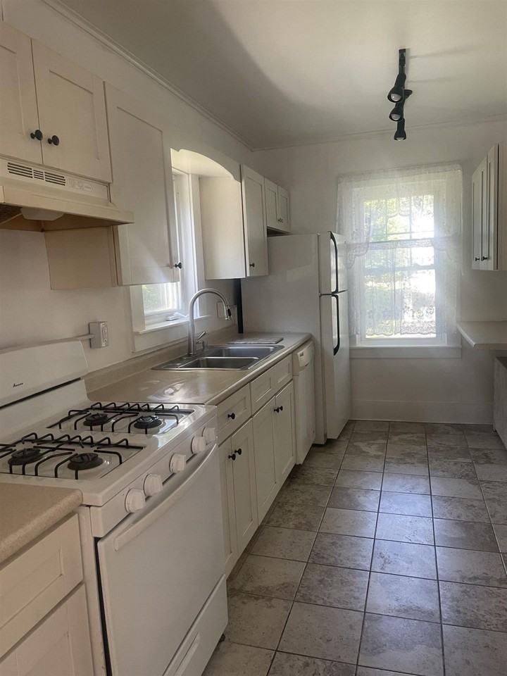 30 Baker St - Photo 5 of 11