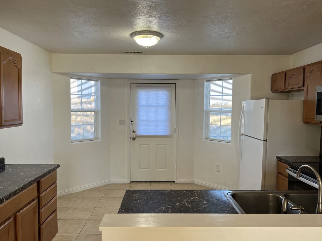 333 Spring Creek Pkwy #B - Photo 6 of 28