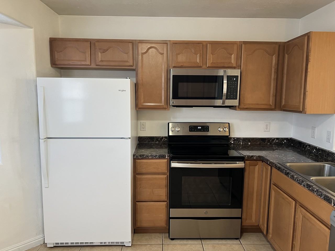 333 Spring Creek Pkwy #B - Photo 7 of 28