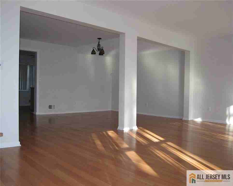 6107 N Oaks Blvd - Photo 6 of 21