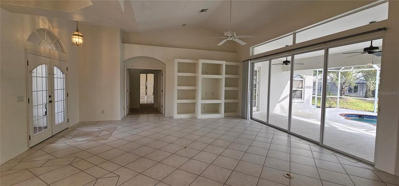 1152 Deardon Dr - Photo 7 of 24